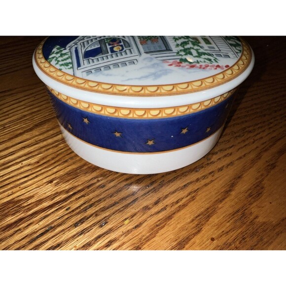 Mikasa Victorian Holiday Round Porcelain Trinket Box Discontinued Winter - Picture 3 of 6